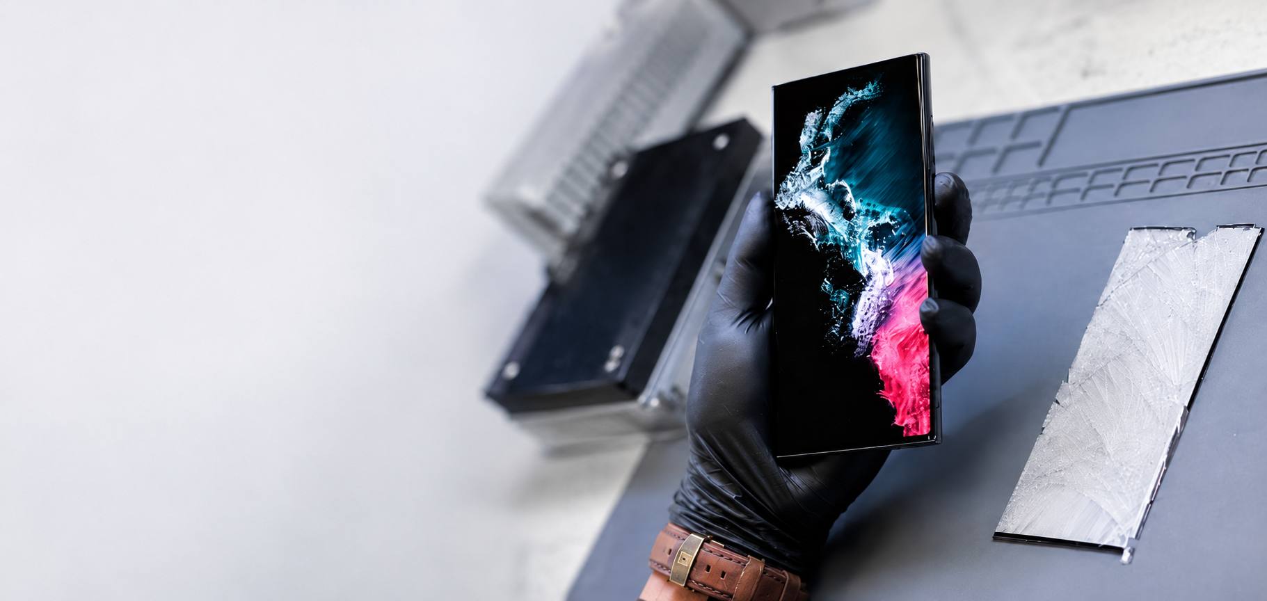 B2B OLED Screen Refurbishment for repair shops and wholesalers
